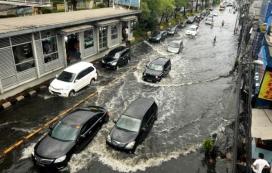 Hujan Deras Genangi 11 Kawasan di Jakarta